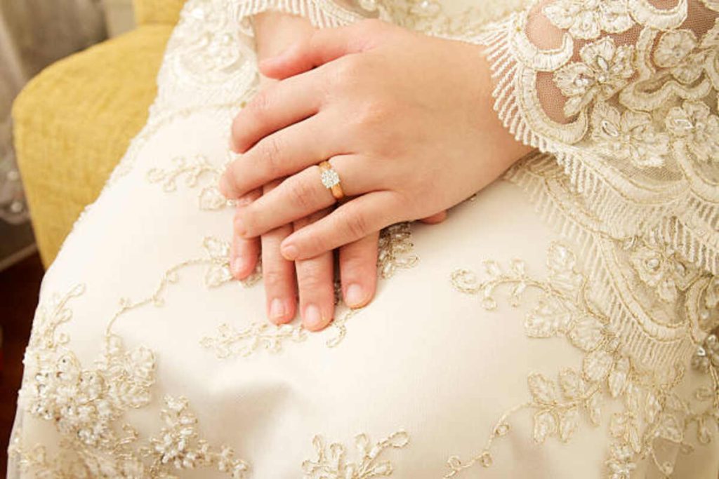 Choosing the Right Dress For Your Engagement Ring Ceremony