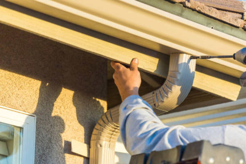 How to choose15463 Eavestrough Repair Professionals